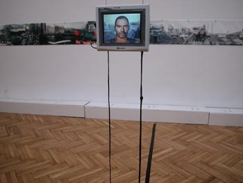 monitor with avatar sid in front of the 10 m digital panorama