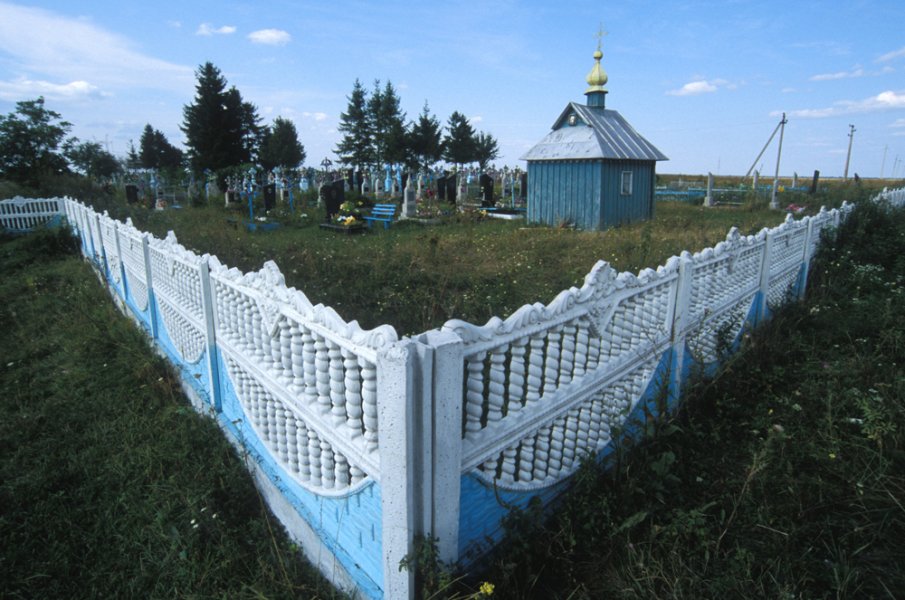 Cimetire en pleine campagne